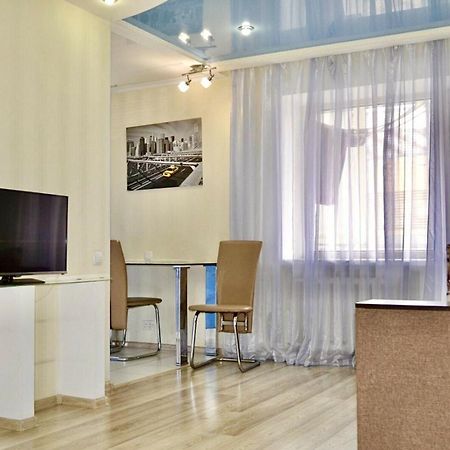 Современная Студия В Центре На Европейской Площади Dnjepropetovsk Buitenkant foto